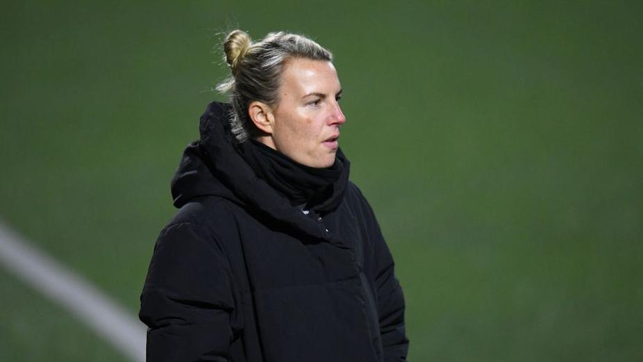 تانیا اکس‌توبی در آستانه هدایت نیوکاسل یونایتد بانوان